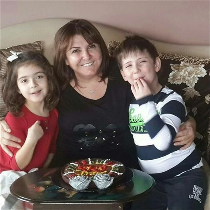 Ünlülerin Anneler Günü paylaşımları...