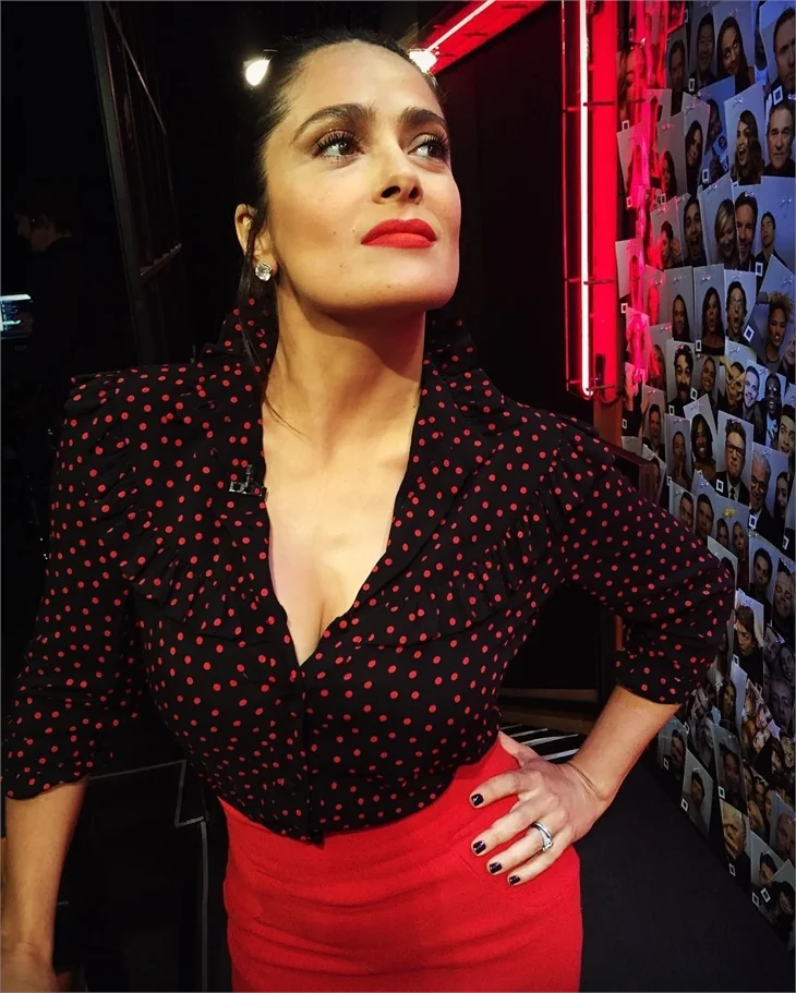 Salma Hayek: Seks bombası imajından kurtuldum