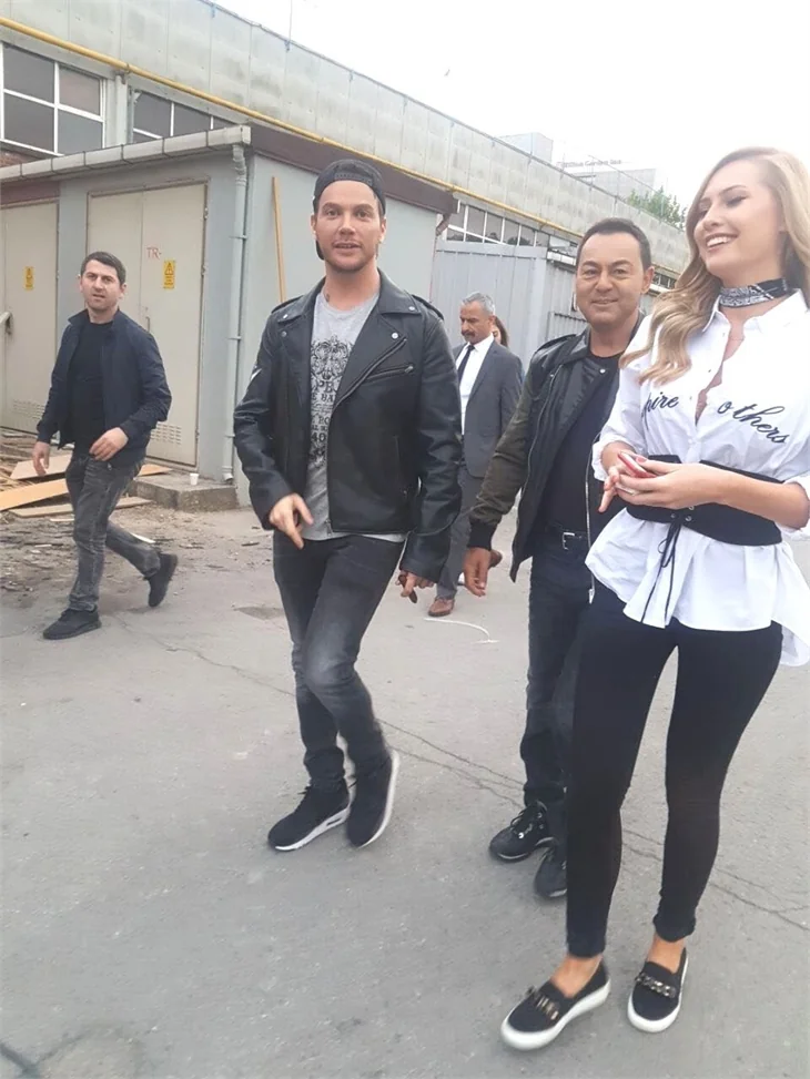 Sinan Akçıl ve Serdar Ortaç'tan 'Yüzyılın Aşkı' geliyor!