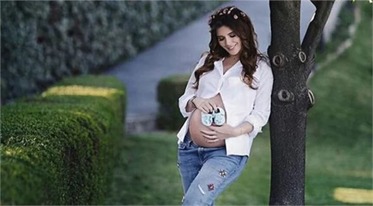 Hatice Şendil anne oldu