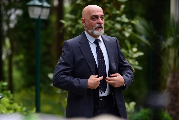 Özge Borak babasıyla aynı dizide!