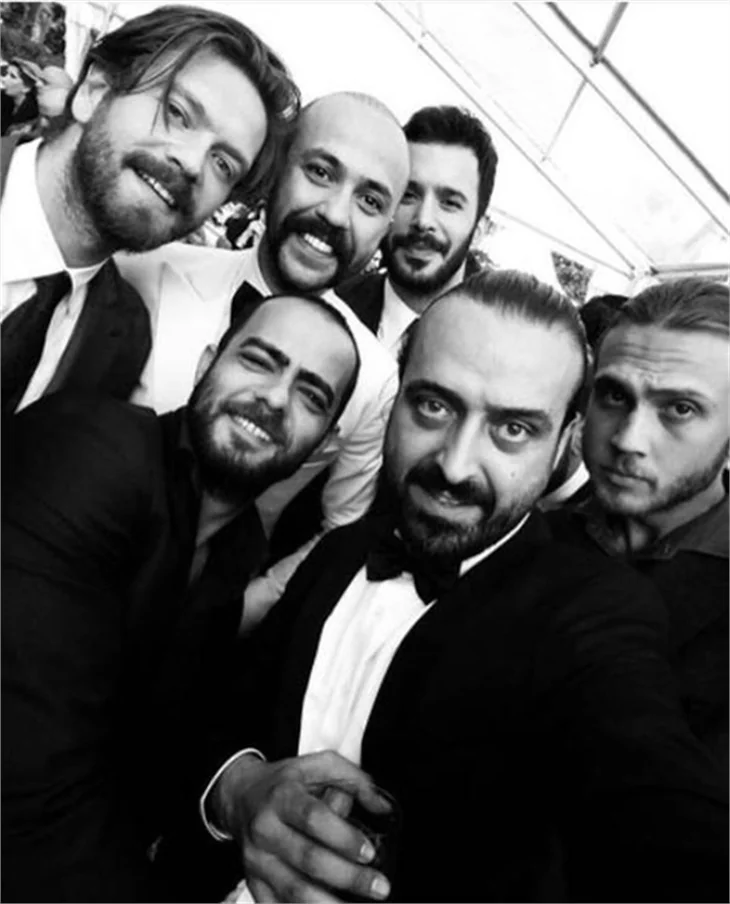 Sarp Akkaya ve Sinem Yalçınkaya evlendi