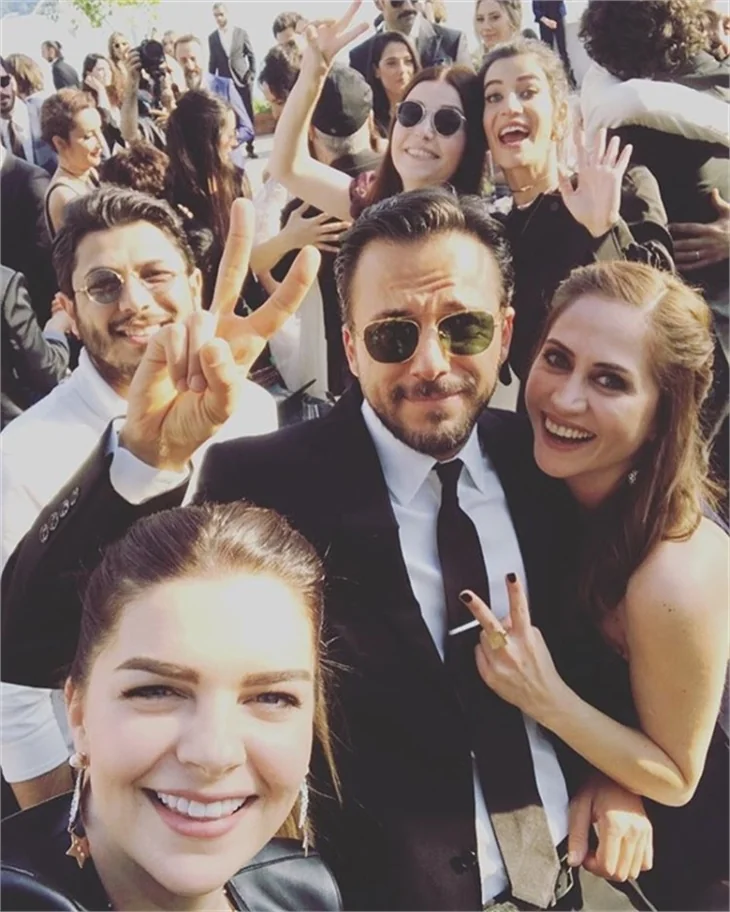 Sarp Akkaya ve Sinem Yalçınkaya evlendi