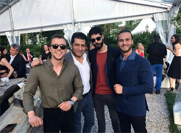 Sarp Akkaya ve Sinem Yalçınkaya evlendi