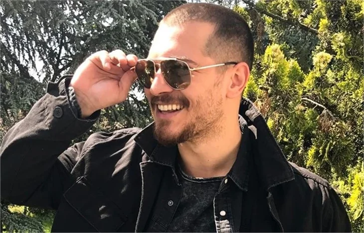 Çağatay Ulusoy'un yüzü gülüyor!