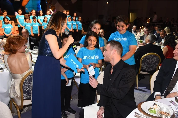 Kerem Bürsin'den UNICEF'e destek!
