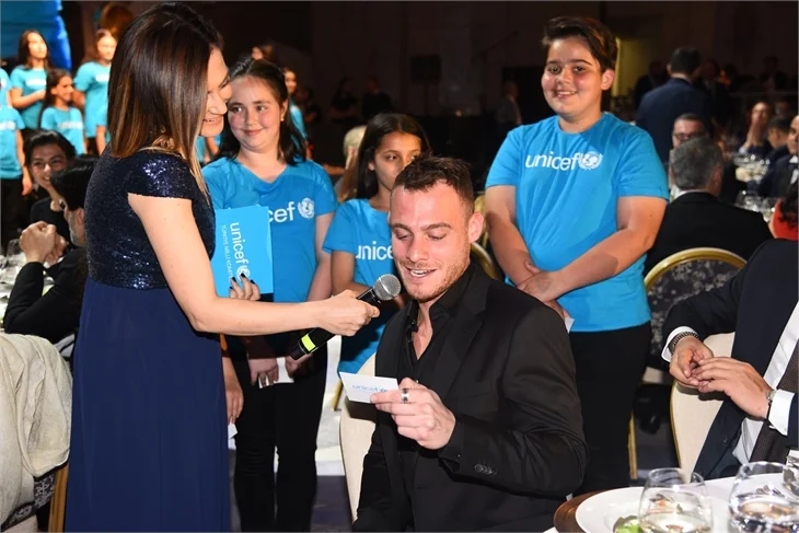 Kerem Bürsin'den UNICEF'e destek!