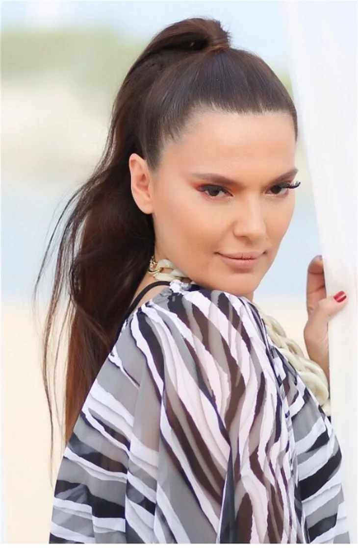 Demet Akalın, Kulüp şarkısına klip çekti!
