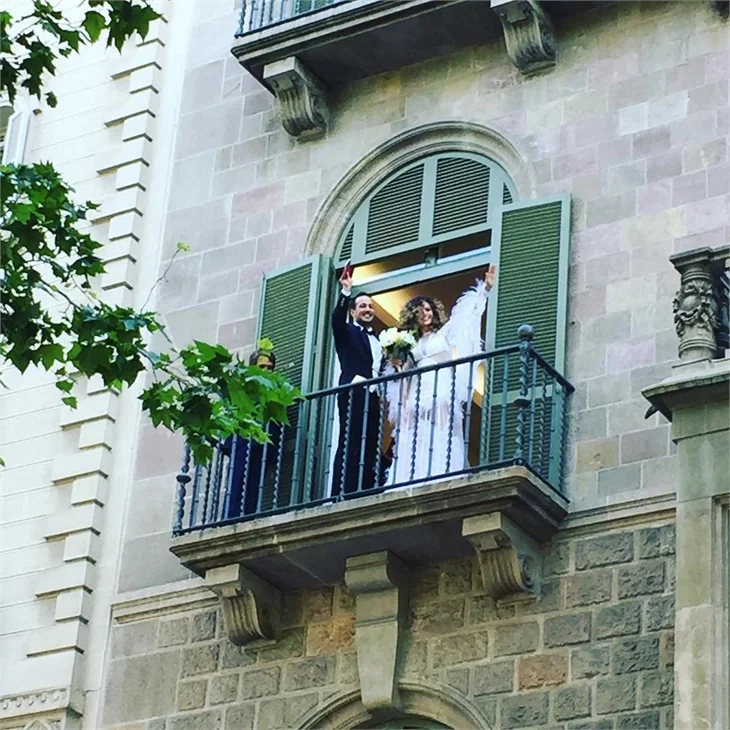 Sarp Apak ve Bengisu Uzunöz Barcelona'da evlendi
