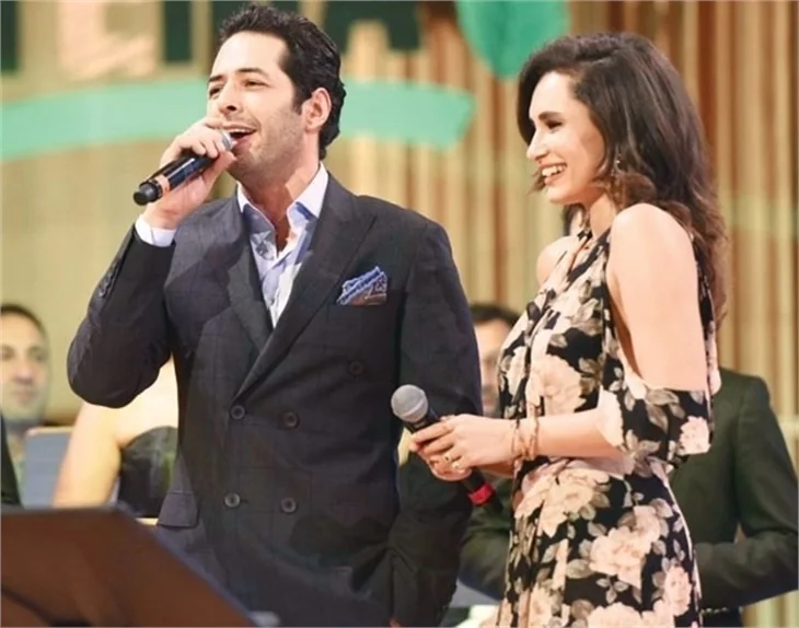 Hande Doğandemir'den Mert Fırat'a destek!