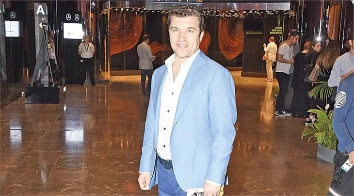 Münaşaka’ya ünlü akını!