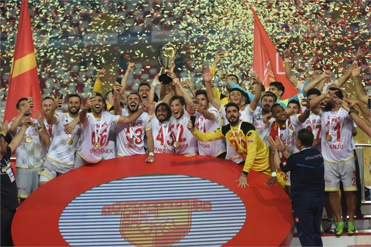 Göztepe, 14 yıl sonra Süper Lig'de