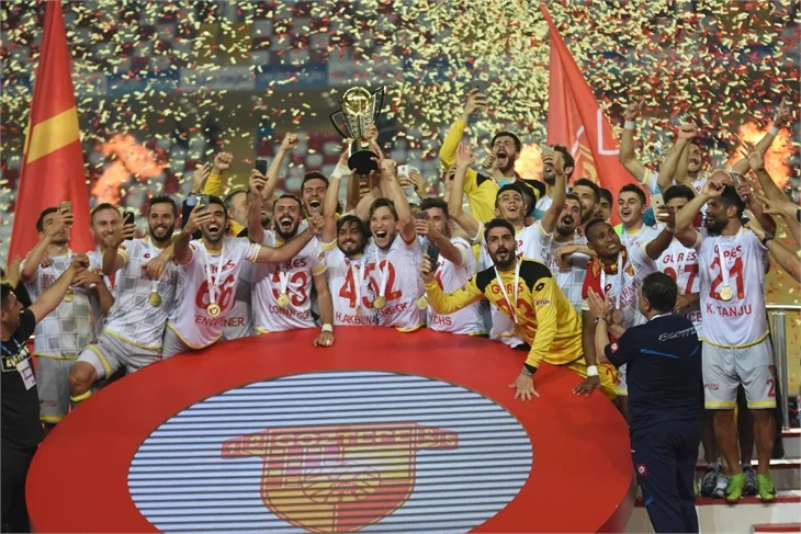 Göztepe, 14 yıl sonra Süper Lig'de