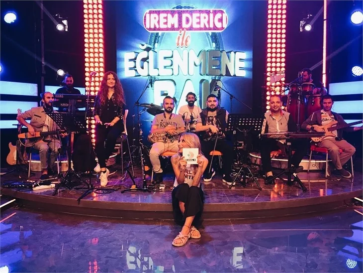 İrem Derici ile 'Eğlenmene Bak' geliyor!