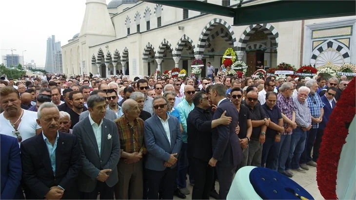 Yılmaz Vural'ı acı gününde futbol camiası yalnız bırakmadı