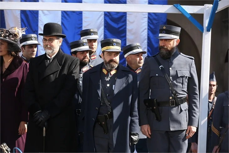 Vatanım Sensin'de şok ayrılık!