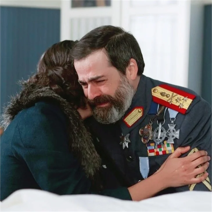 Vatanım Sensin'de şok ayrılık!