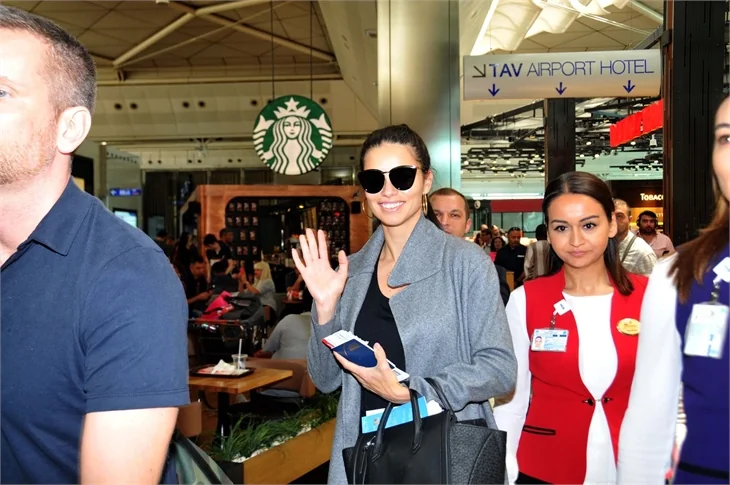 Adriana Lima bu kez uçağı kaçırmadı!