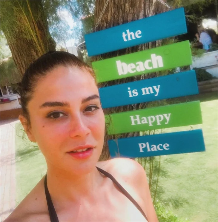 Ünlü isimlerden tatil pozları!