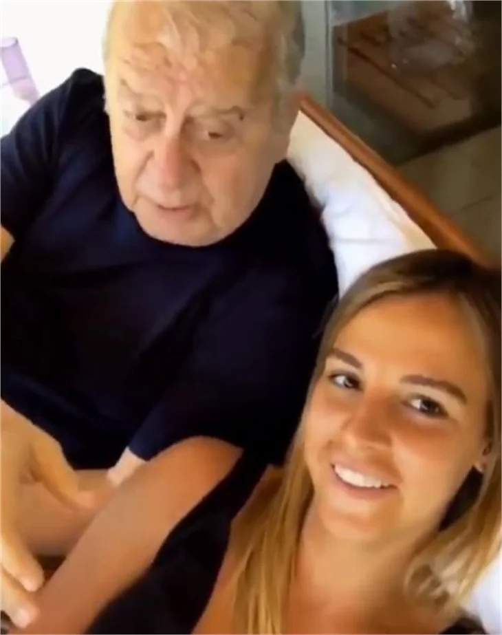 Selim Soydan: Bu kız sürekli selfie çekiyor