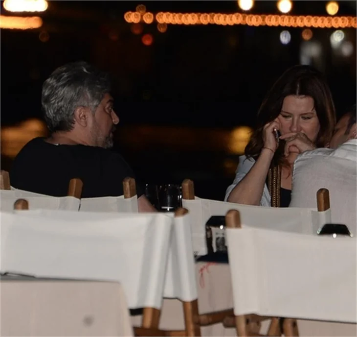 Deniz Seki'nin romantik akşam yemeği!