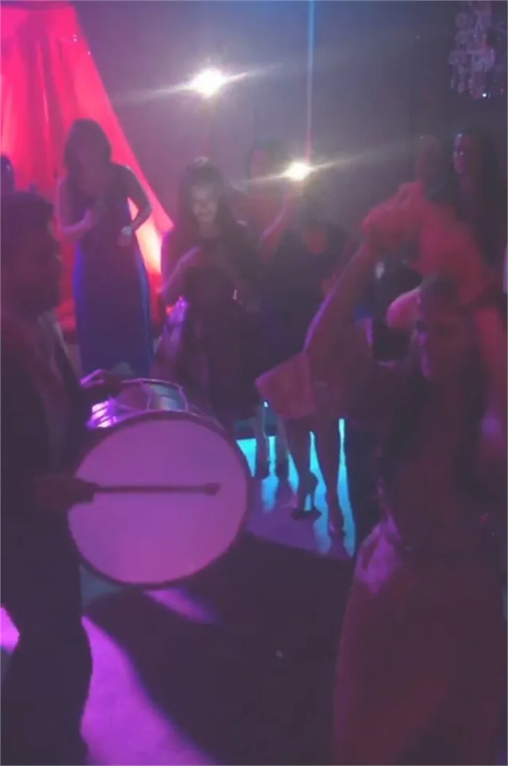 Fahriye Evcen'in kınasından ilk kareler geldi