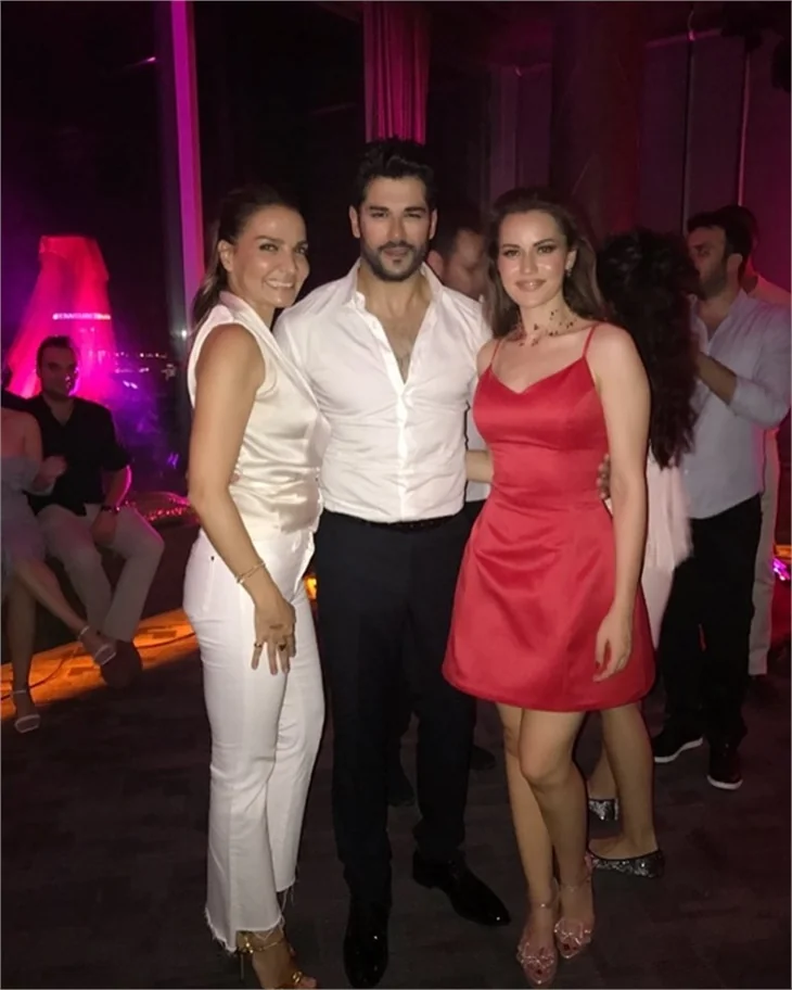 Fahriye Evcen'in kınasından ilk kareler geldi