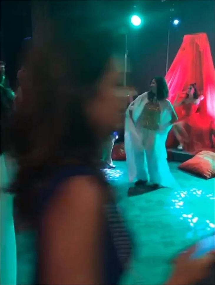 Fahriye Evcen'in kınasından ilk kareler geldi