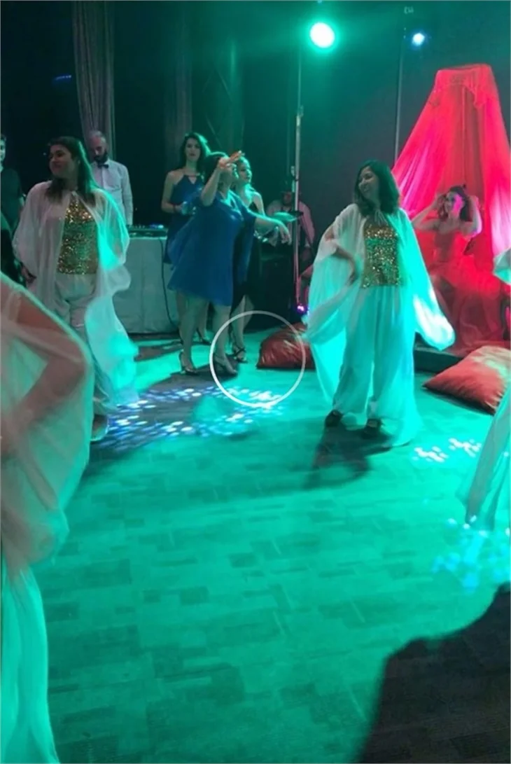 Fahriye Evcen'in kınasından ilk kareler geldi