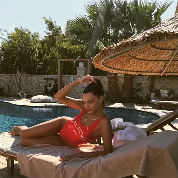 Ünlülerin 2017 tatil pozları