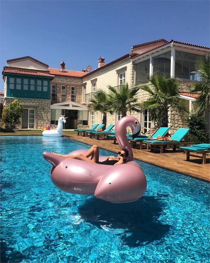 Ünlülerin 2017 tatil pozları