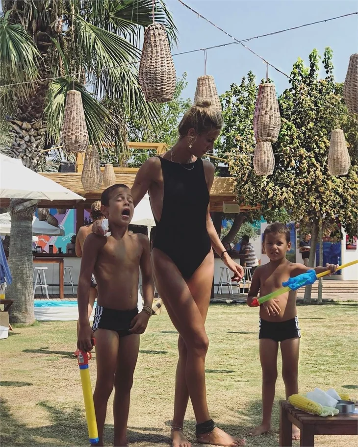 Ünlülerin 2017 tatil pozları