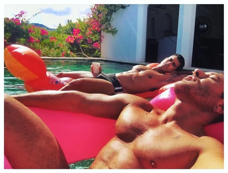 Ünlülerin 2017 tatil pozları