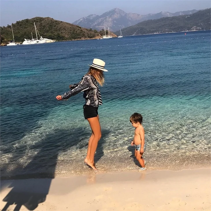 Ünlülerin 2017 tatil pozları
