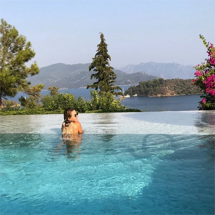 Ünlülerin 2017 tatil pozları