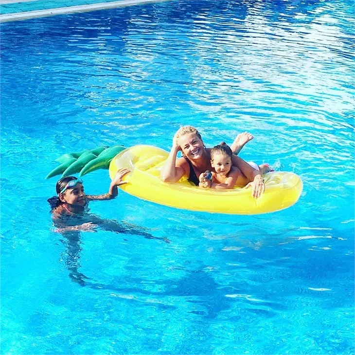 Ünlülerin 2017 tatil pozları