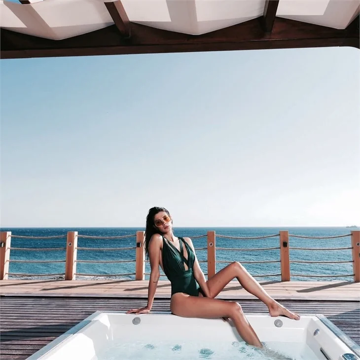 Ünlülerin 2017 tatil pozları