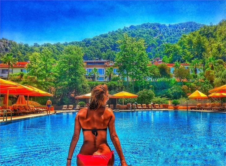 Ünlülerin 2017 tatil pozları