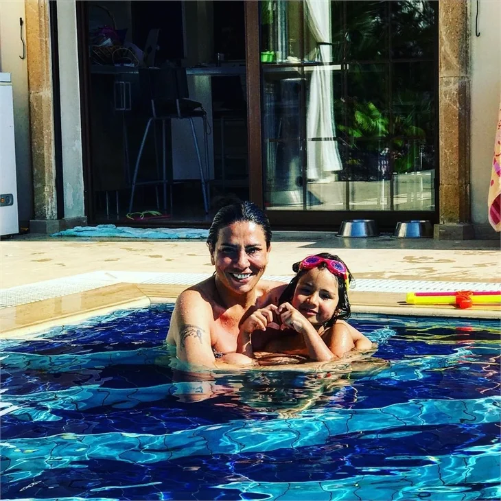 Ünlülerin 2017 tatil pozları