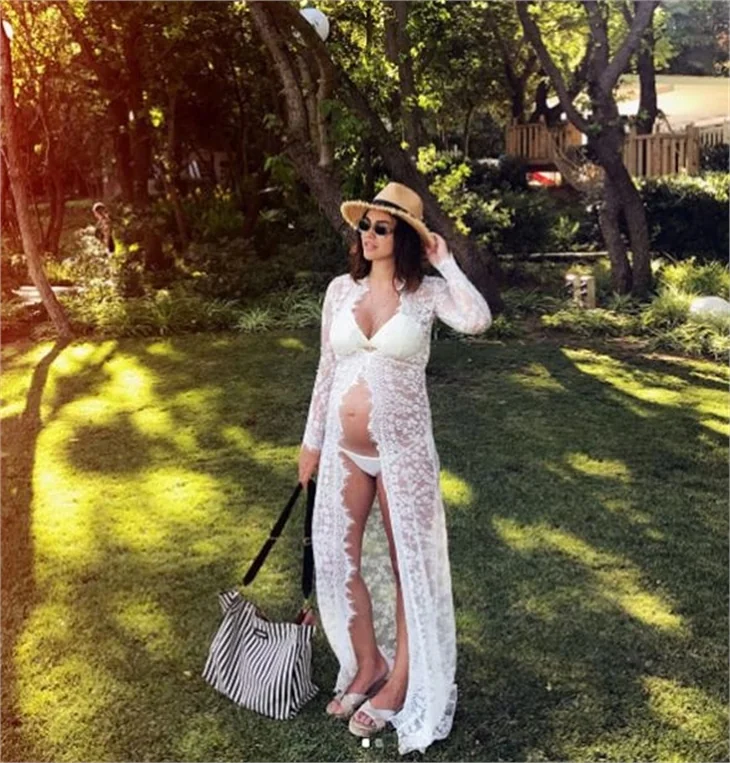 Zeynep Demirel'in hamilelik şıklığı!