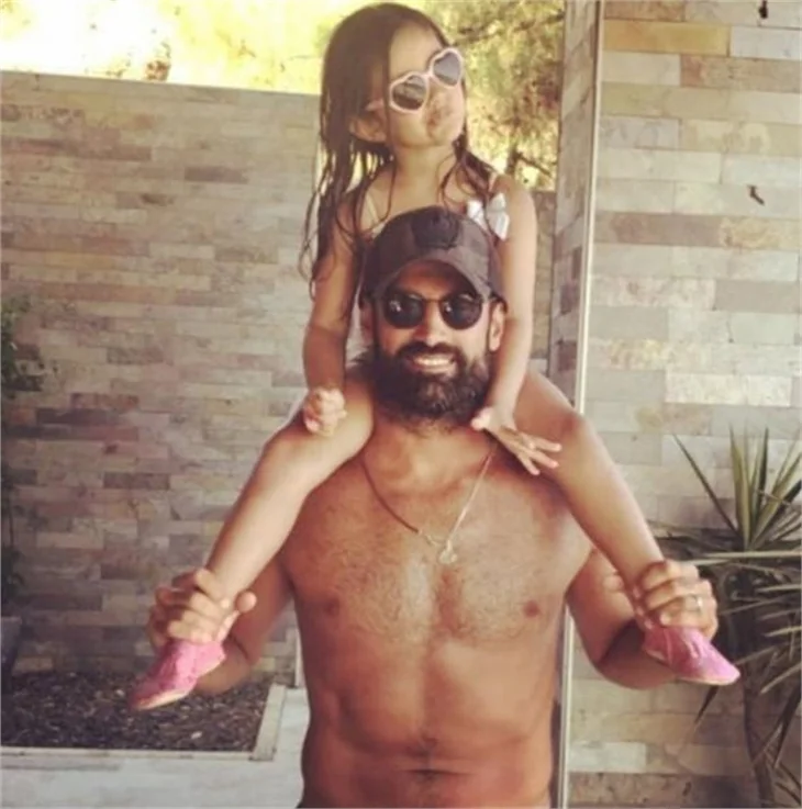 Zeynep Demirel'in hamilelik şıklığı!