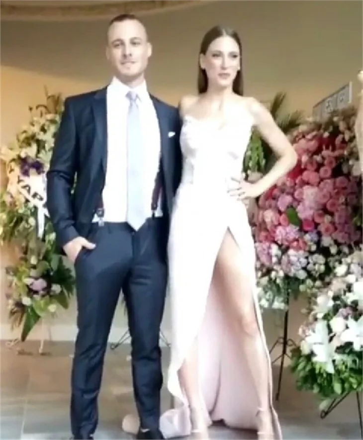 Burak Özçivit ve Fahriye Evcen'in düğününden ilk kareler geldi