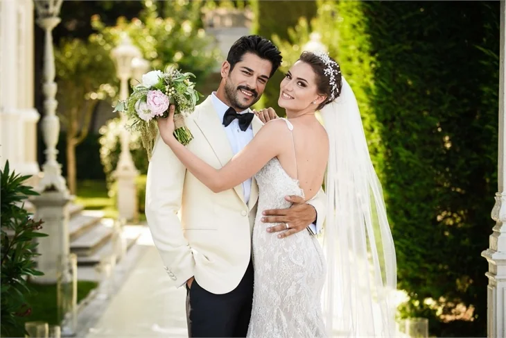 Burak Özçivit ve Fahriye Evcen'in düğününden ilk kareler geldi