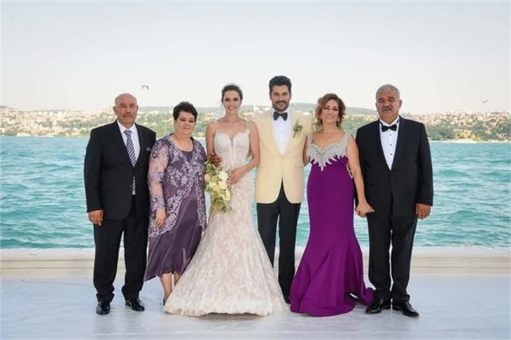 Burak Özçivit ve Fahriye Evcen'in düğününden ilk kareler geldi