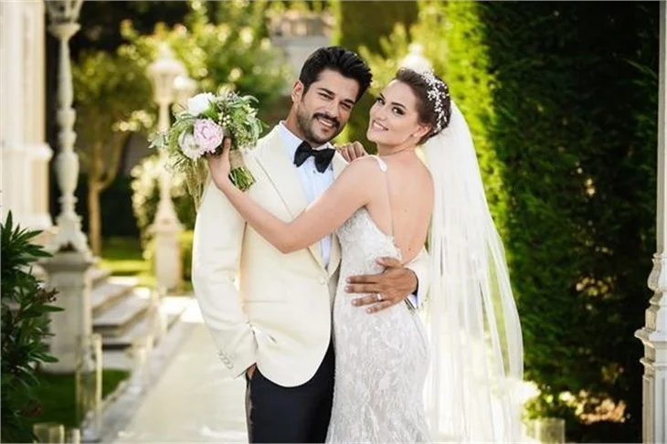 Burak Özçivit ve Fahriye Evcen'in düğününden ilk kareler geldi