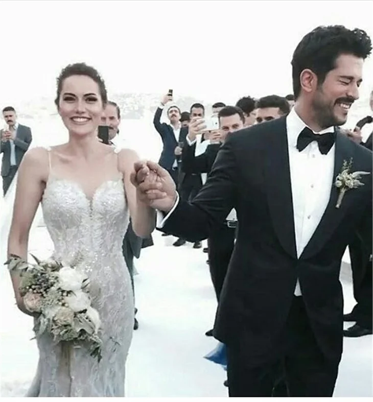 Burak Özçivit ve Fahriye Evcen'in düğününden ilk kareler geldi