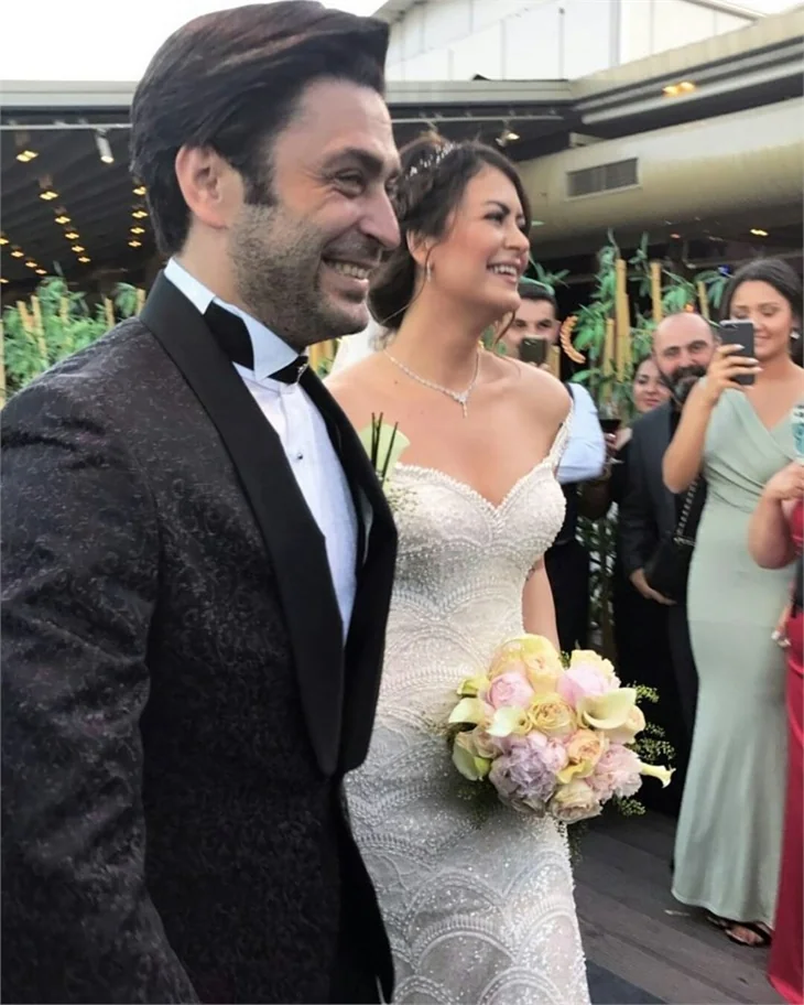 Ozan Akbaba ve Buket Arıkan evlendi!