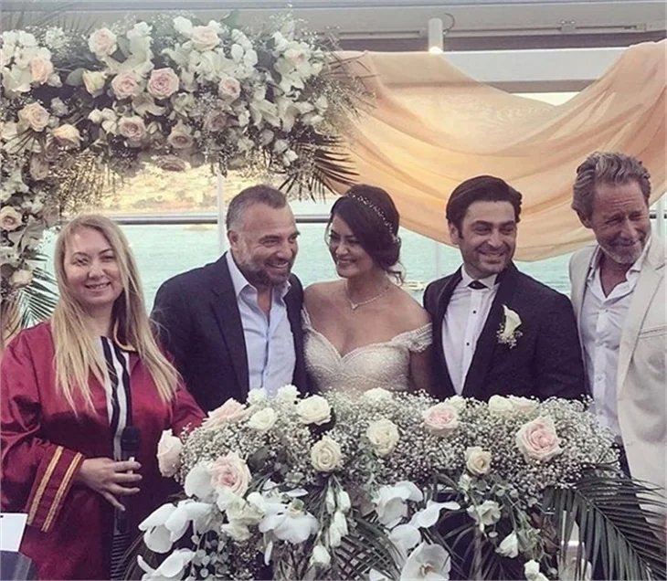 Ozan Akbaba ve Buket Arıkan evlendi!