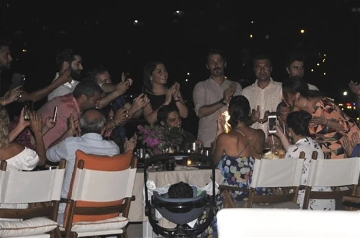 Deniz Seki'ye sürpriz doğum günü partisi!