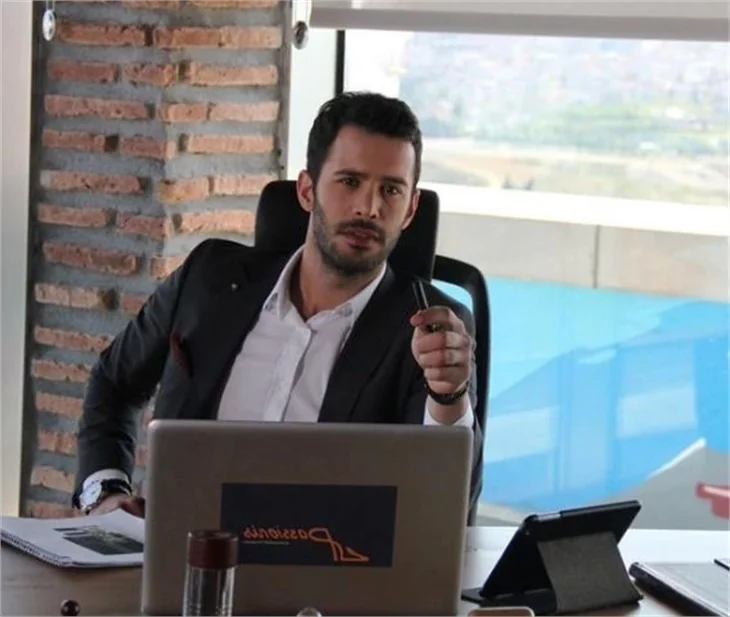 Beren Saat ve Barış Arduç aynı dizide buluşuyor..